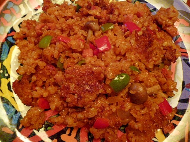 おこげが美味しい♪フライパンピラフ・ジャンバラヤ風 レシピ・作り方